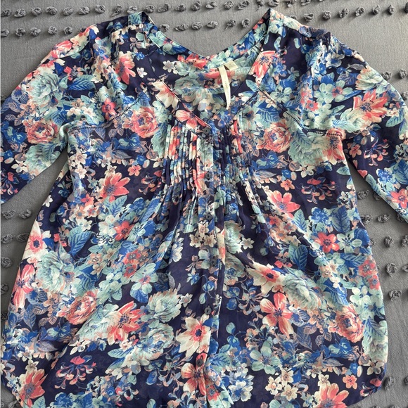 LC Lauren Conrad Sheer Floral Navy Blue Women's Top - Picture 5 of 5